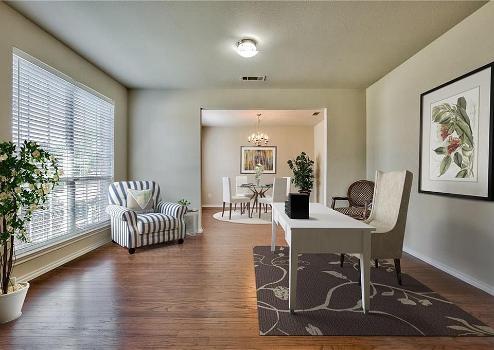 1st image of 5924 Lorenzo Dr