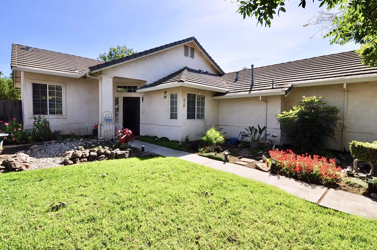 518 Van Dyken Way photo 1