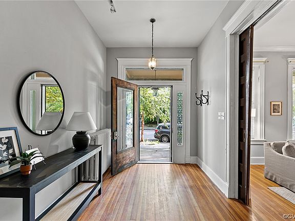 5th image of 2213 Park Ave