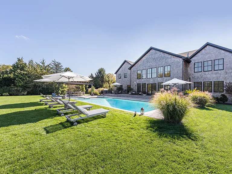 30 N Bishop Ln — Photo 4