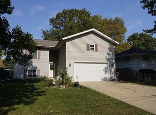 1816 83rd St, Kenosha, WI 53143