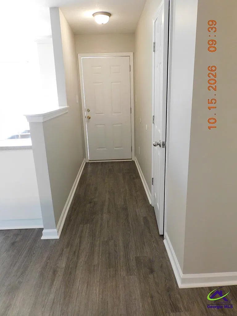 2 bed, 2.0 bath, 1092 sqft, $1,325 — Photo 2
