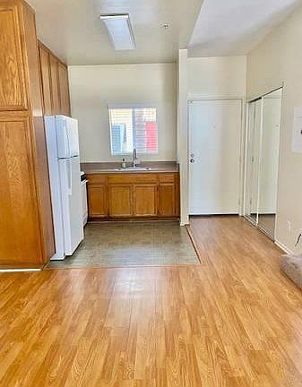 4th image of 5650 York Blvd #204