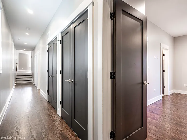 Entry to primary bedroom
