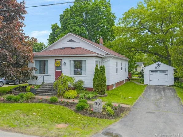 30 Stewart Ave, Sussex, NB E4E 2E6