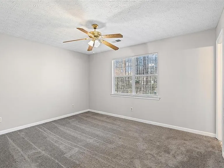 120 Woodcrest Dr — Photo 12