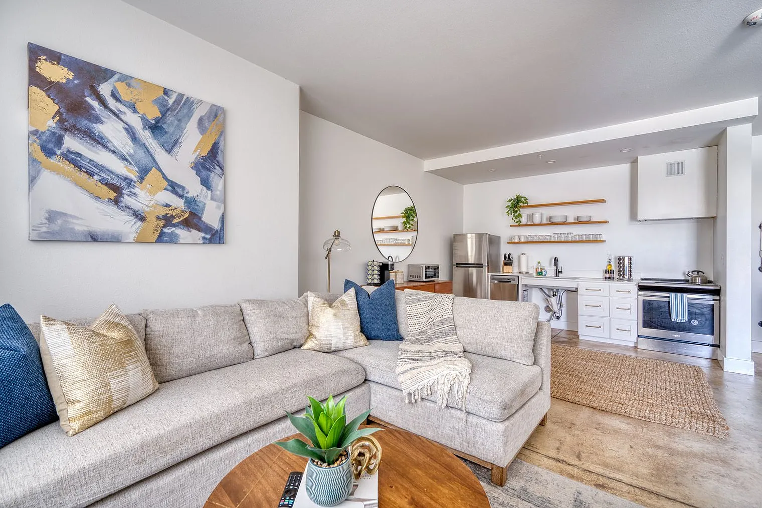 1 bed, 1.0 bath, 742 sqft, $2,463 — Photo 1