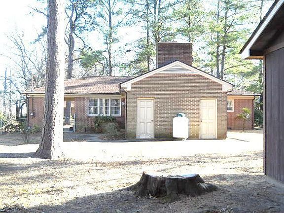 2nd image of 131 Valley Dr