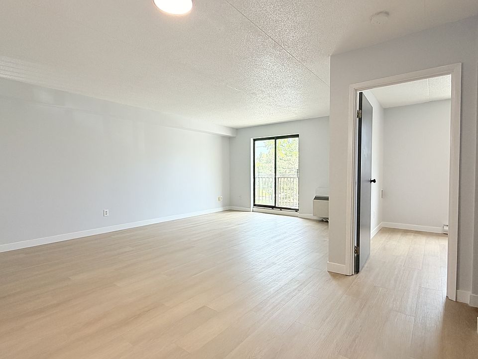 1st image of 2940 Elsmere Ave #202