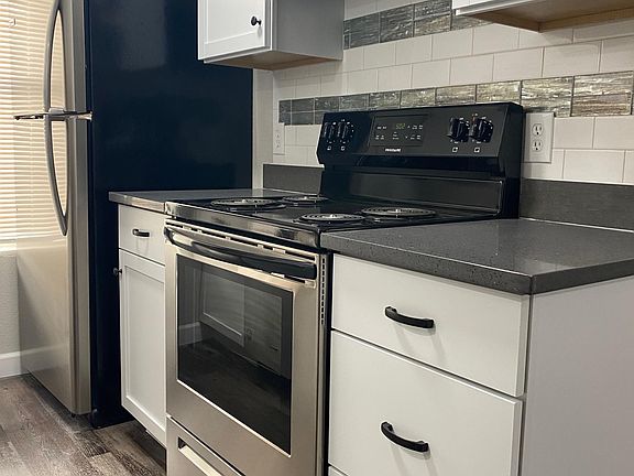 2nd image of 800 Benge Dr #10