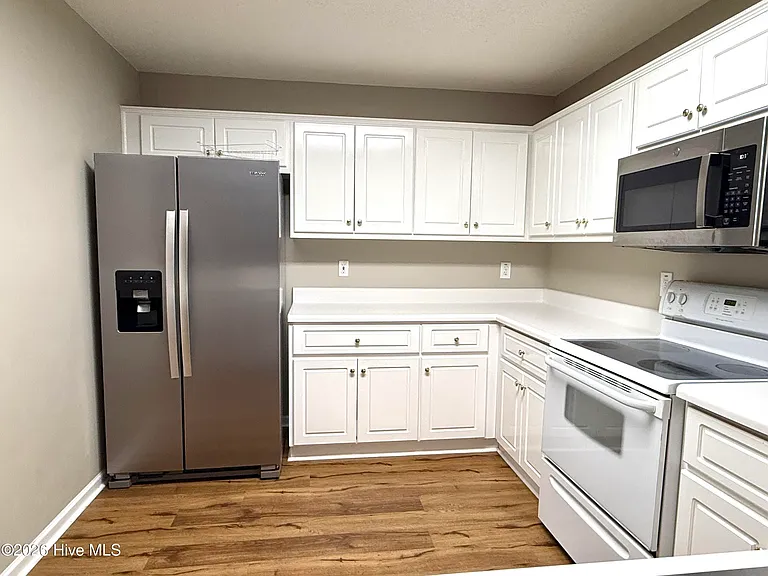 453 Connemara Trl — Photo 3