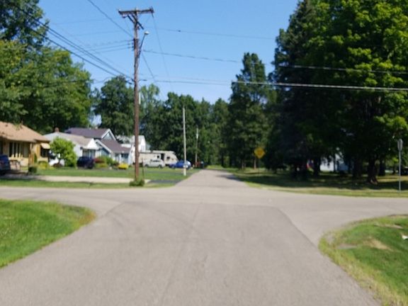 4th image of 32 Glenwood Ave