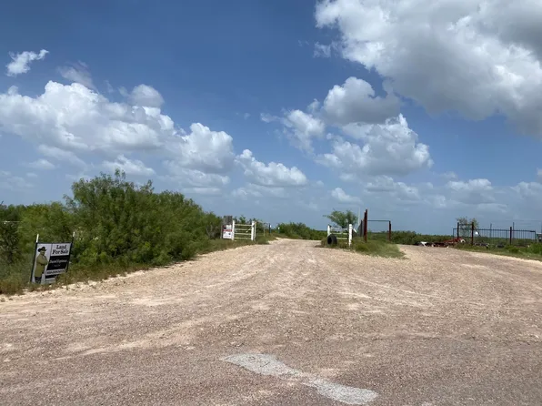 1 Mangana Hein Rd, Laredo, TX 78046
