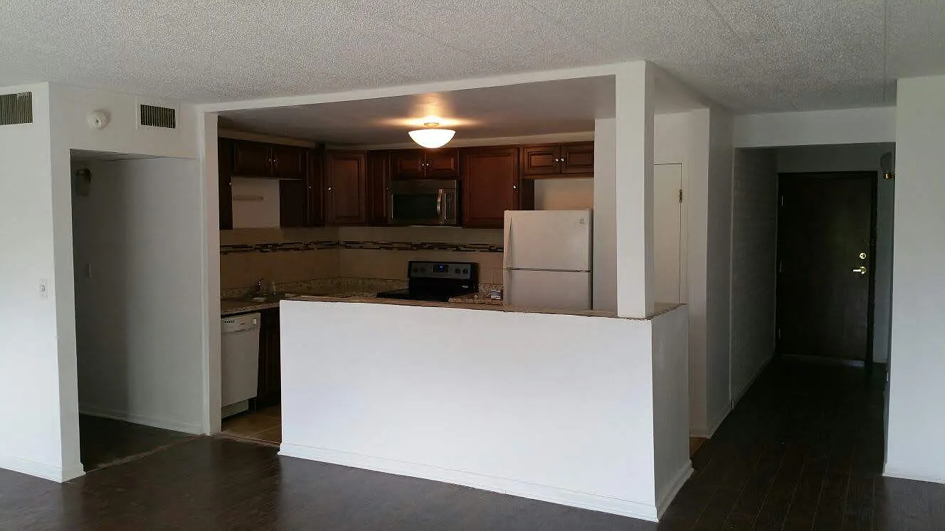 2 bed, 1100 sqft, $1,950 — Photo 2