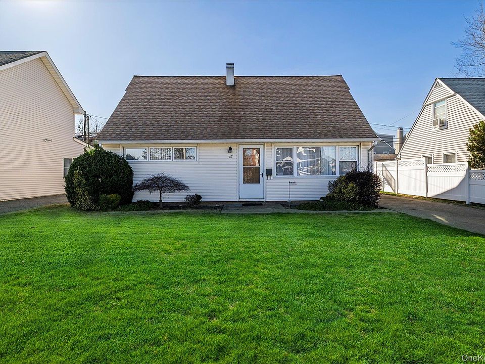 1st image of 47 Hewlett Point Avenue