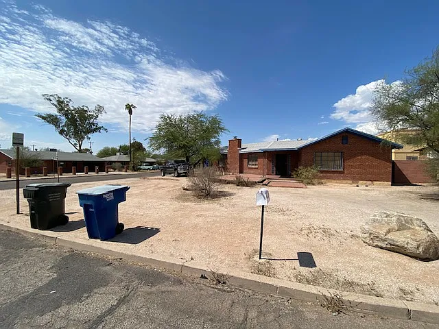 1405 E Lester St — Photo 24