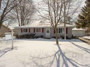 1240 Lake Breeze Rd, Oshkosh, WI 54904