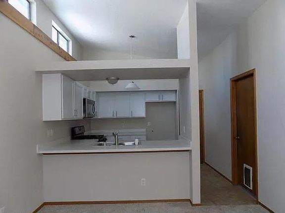 4th image of 2048 Briarwood Ln