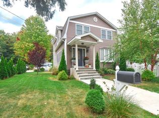 31 Sunnyside St, West Springfield, MA 01089