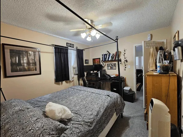 1015 Saint Andrews St #1, New Westminster, BC V3M 1W4