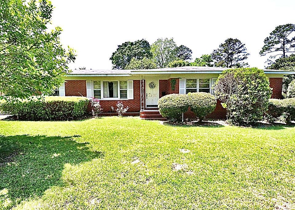 1st image of 2214 Azalea Dr