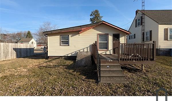 2nd image of 2432 31st St NE
