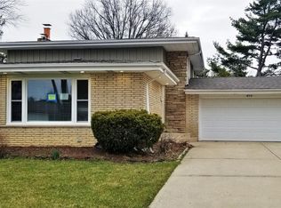 415 N Pioneer Dr, Addison, IL