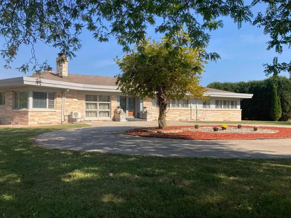 638 Vine St, West Bend, WI 53095