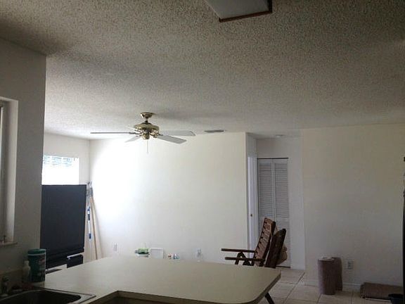 3rd image of 533 NE Solida Cir
