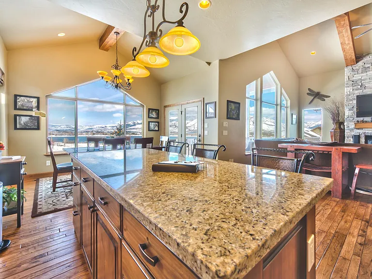 931 Meadowlark Ln — Photo 9
