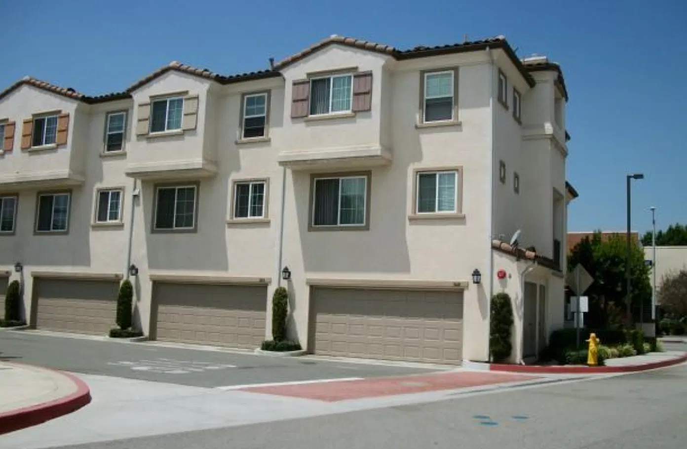 Tyler Ave, El Monte — Photo 1