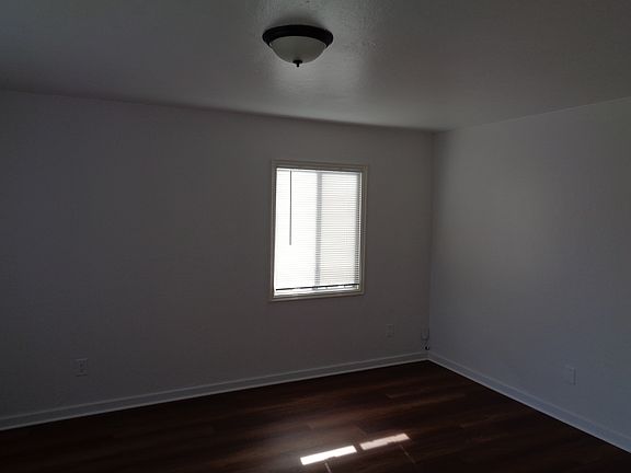 3rd image of 629 33rd St