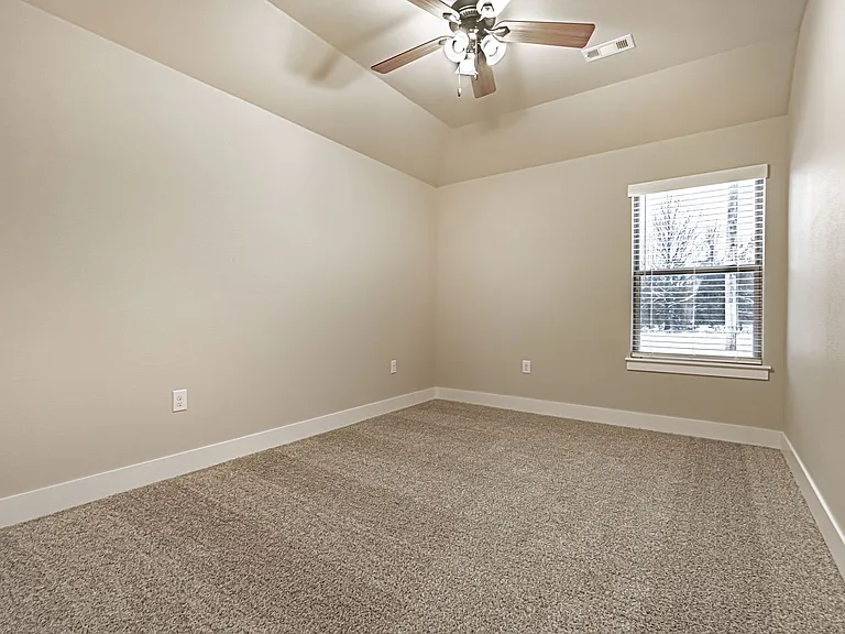 933 Hampton St — Photo 14