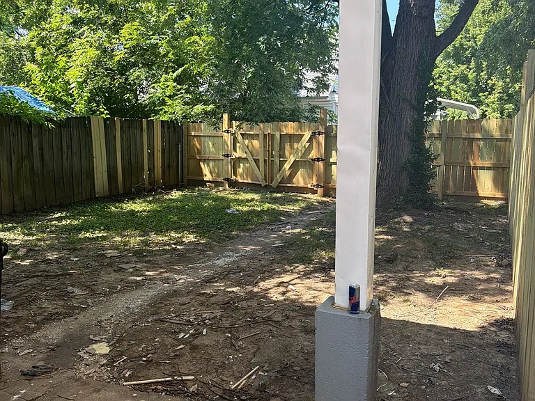 427 Montana Ave — Photo 20
