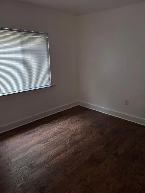 2 bed, 1.0 bath, 1004 sqft, $1,300 — Photo 3
