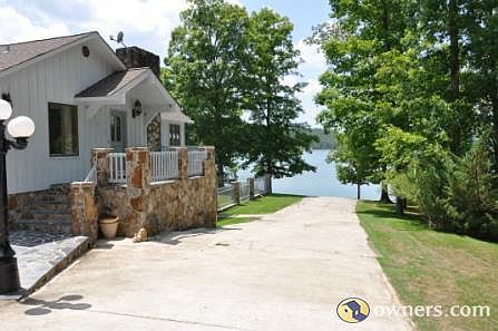 Main Entrance and veiw of Smith Lake