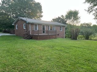 2463 Otter Falls Rd, Sewanee, TN 37375