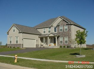 2055 Alum Crossing Dr, Lewis Center, OH 43035