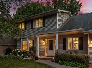 162 Lakeview Terrace Blvd, Waconia, MN 55387