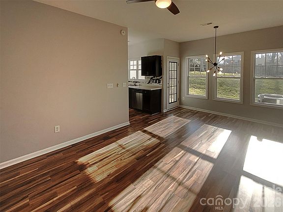 5th image of 257 Doughton Ln