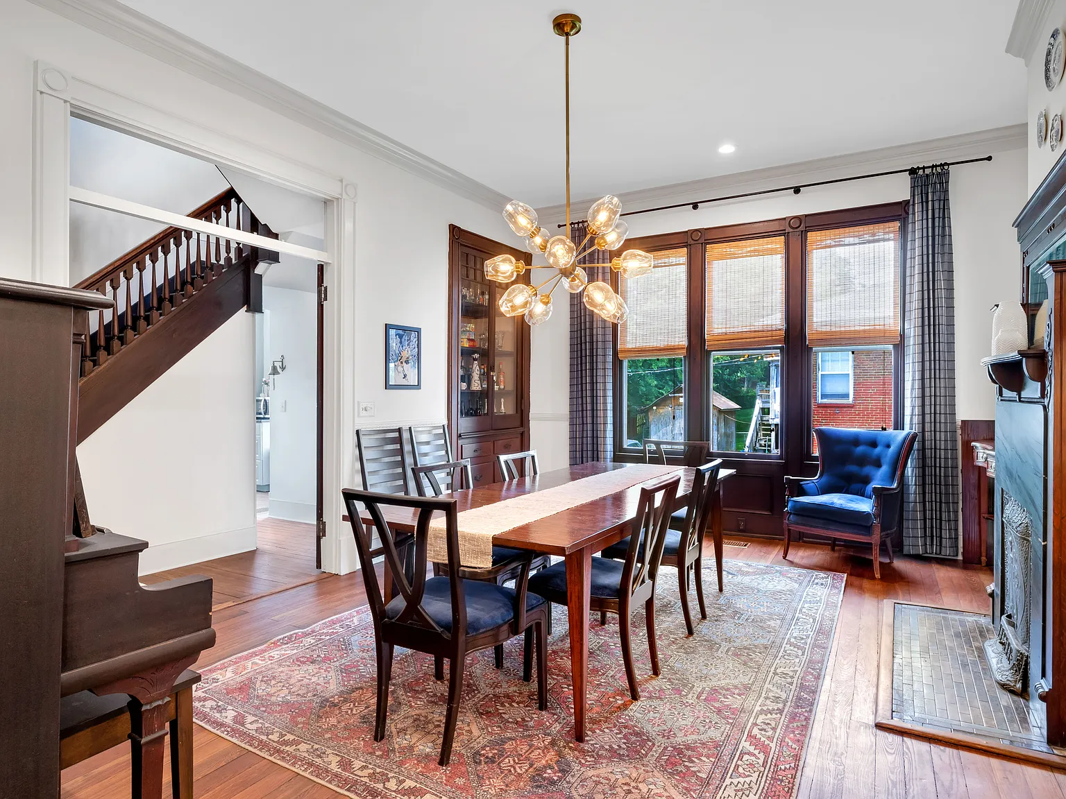 5 bed, 3960 sqft, $4,173 — Photo 3