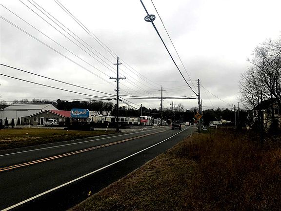 2nd image of 1954 Route 9 N