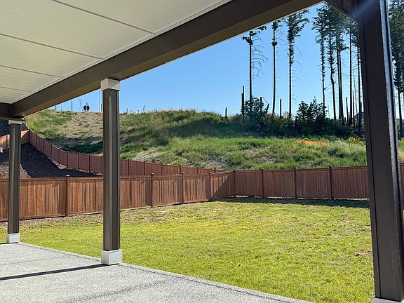 5th image of 18637 136th Avenue Ct E