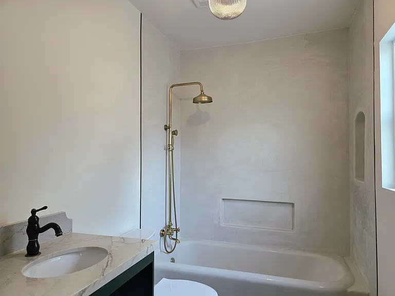 1209 Waterloo St — Photo 7