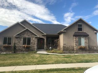 8905 N Pine Hollow Dr, Cedar Hills, UT 84062