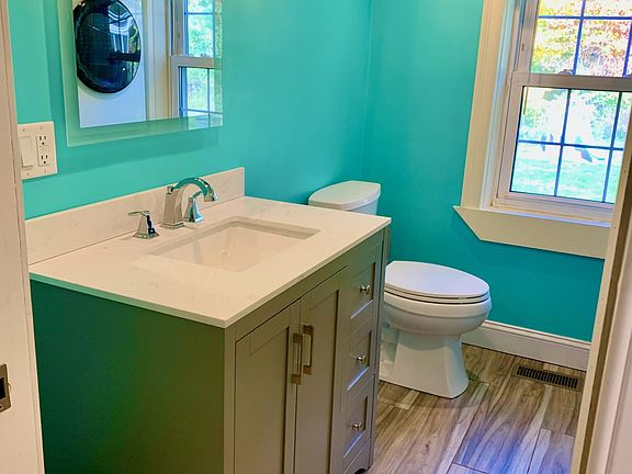 Bathroom vanity