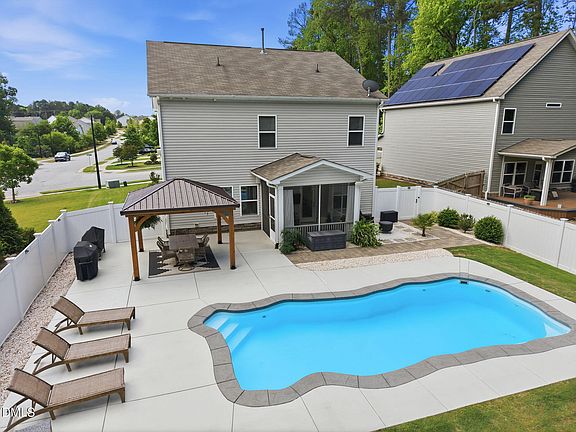 4th image of 1244 Curtiss Dr