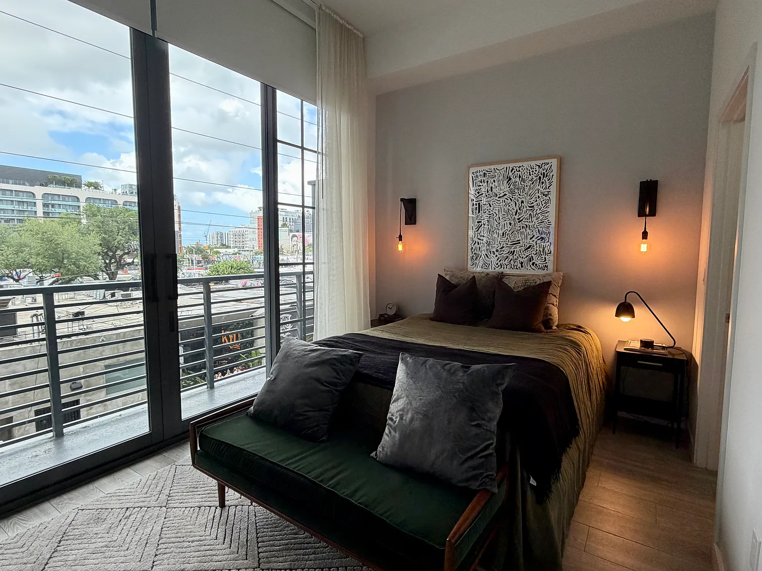 Studio, 500 sqft, $1,875 — Photo 1