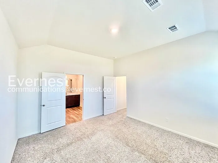 416 Micah Ln — Photo 9
