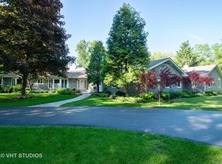 321 Old Sutton Rd, Barrington, IL 60010